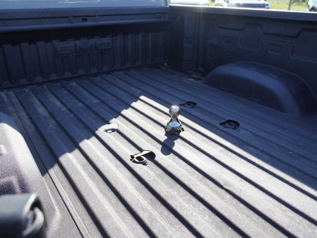 Used 2025 GMC Sierra 2500 AT4X AWD/4WD image 14