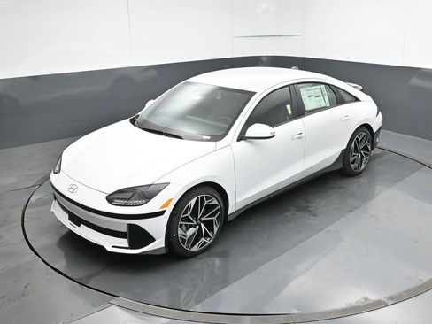 New 2025 Hyundai Ioniq 6 SEL RWD image 18