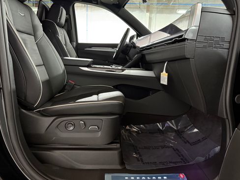 New 2026 Cadillac Escalade ESV Luxury image 55