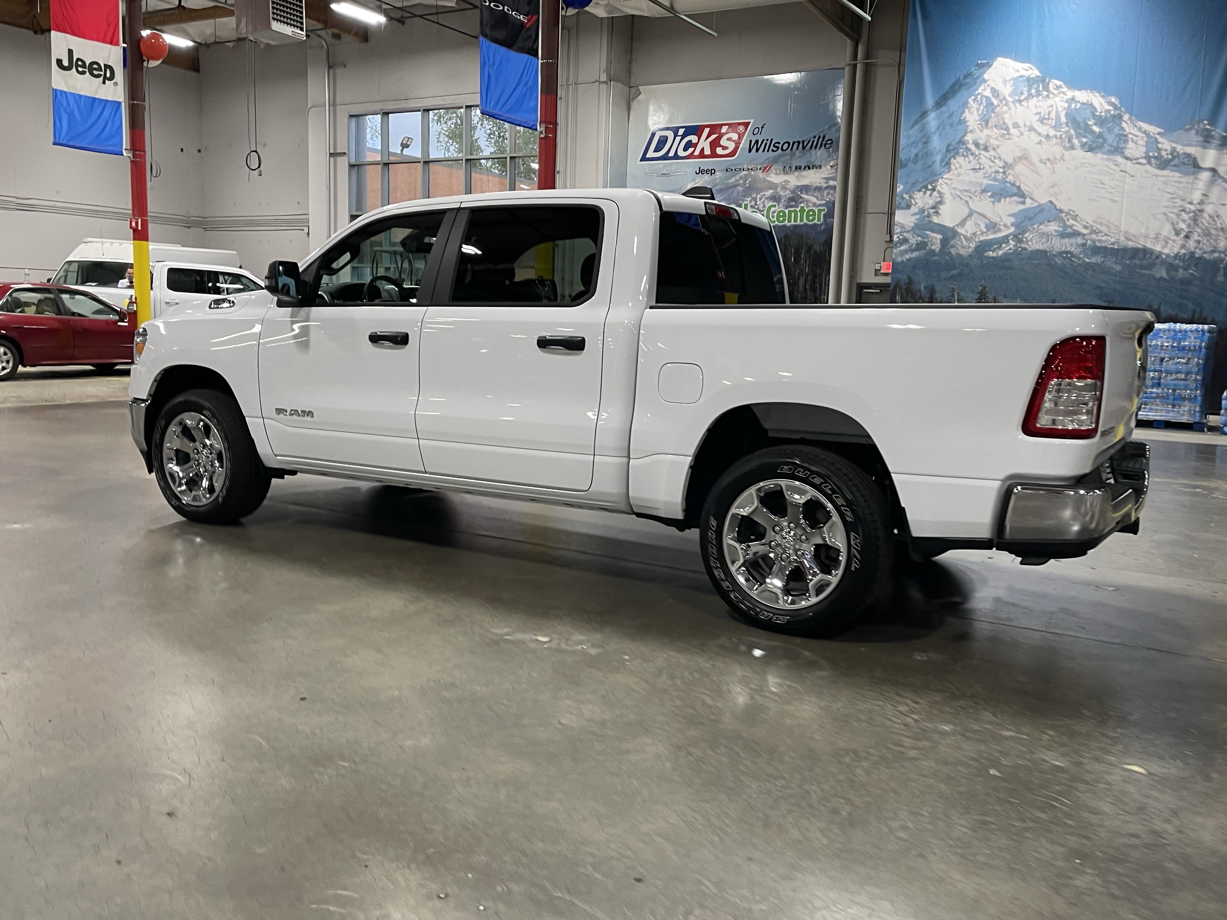Used 2023 RAM 1500 Big Horn AWD/4WD image 3