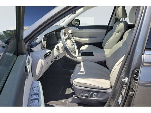 Used 2025 Hyundai Palisade Calligraphy FWD image 12