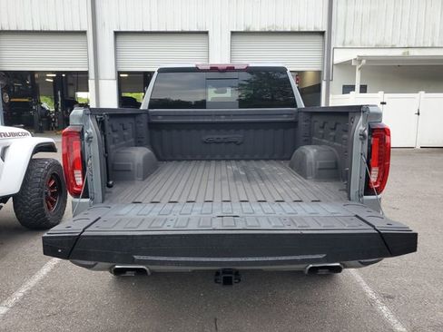 Used 2024 GMC Sierra 1500 AT4 w/ Technology Package AWD/4WD image 9