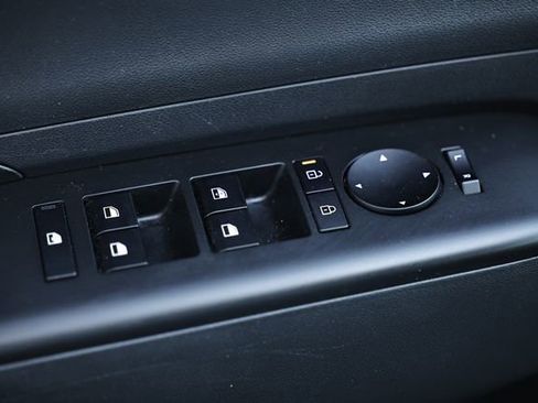 Used 2024 Hyundai Kona SEL FWD image 14