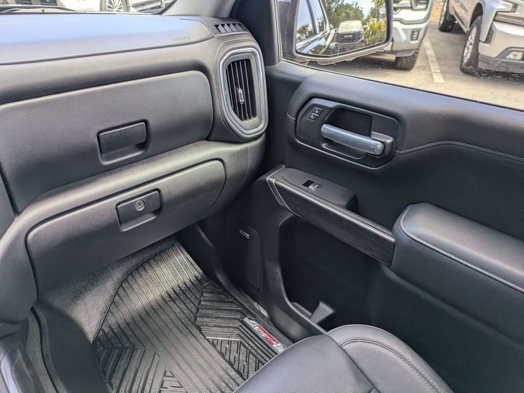 Used 2021 Chevrolet Silverado 1500 LTZ w/ LTZ Premium Package AWD/4WD image 17