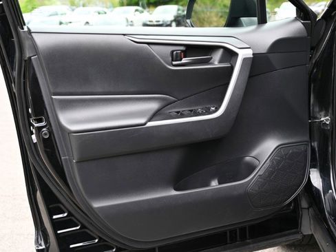 Used 2020 Toyota RAV4 LE w/ All Weather Liner Package AWD/4WD image 12
