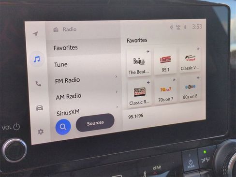 Used 2023 Toyota Highlander XLE image 19