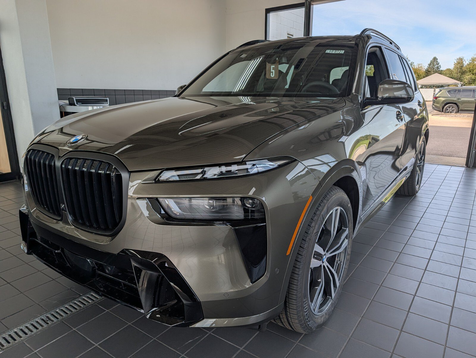 New 2027 BMW X7 xDrive40i w/ M Sport Package AWD/4WD image 7