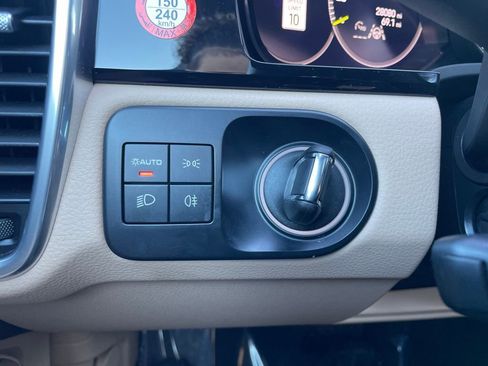 Used 2022 Porsche Cayenne E-Hybrid image 15