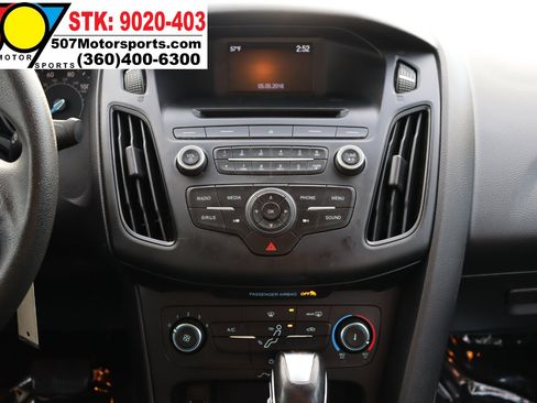 Used 2016 Ford Focus SE image 18