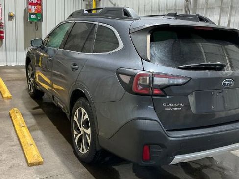 Used 2021 Subaru Outback Limited image 2