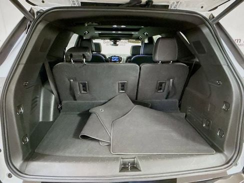 Used 2023 Chevrolet Traverse Premier w/ Redline Edition image 31