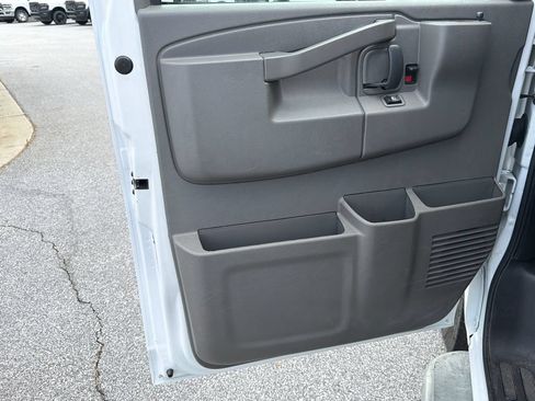 Used 2024 GMC Savana 2500 w/ Driver Convenience Package RWD image 10