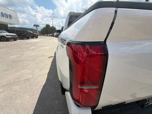 Used 2025 Toyota Tacoma TRD Sport AWD/4WD image 37