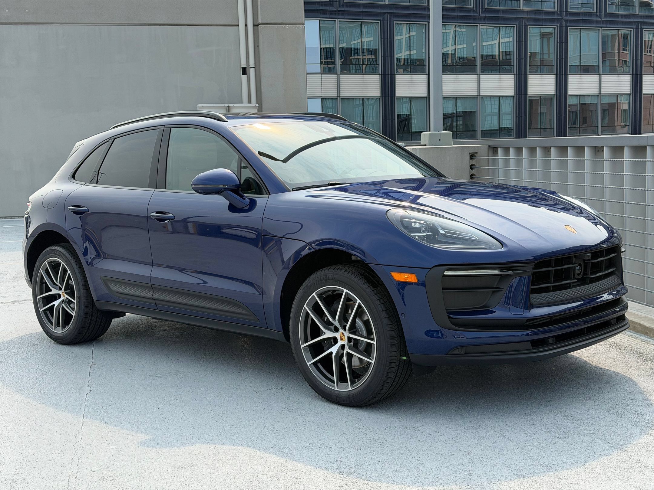 Used 2026 Porsche Macan AWD/4WD image 7