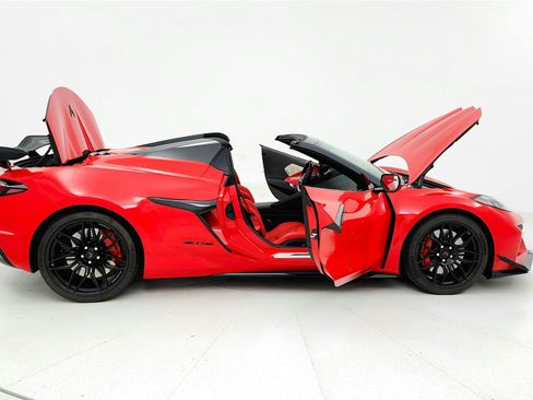 Used 2024 Chevrolet Corvette Z06 image 11