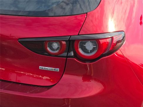 Used 2024 MAZDA MAZDA3 s image 13