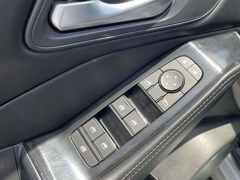Used 2024 Nissan Rogue SV FWD image 15