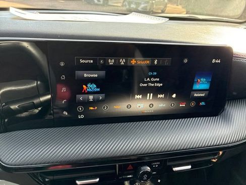 Certified 2025 Nissan Kicks SR AWD/4WD image 30