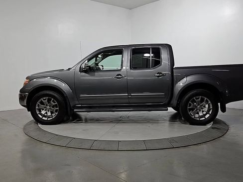 Used 2019 Nissan Frontier SL AWD/4WD image 2