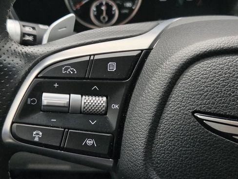 Used 2025 Genesis G70 2.5T RWD image 22