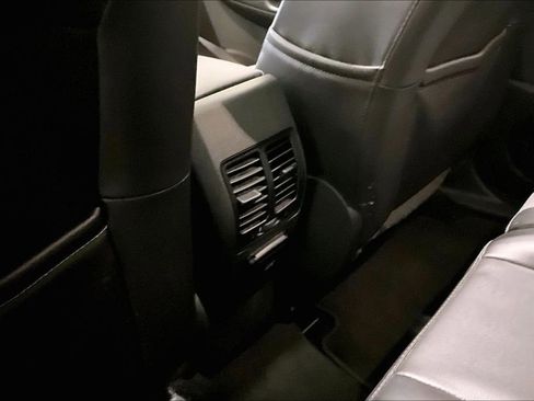 Used 2017 Ford Escape SE w/ Equipment Group 201A image 10