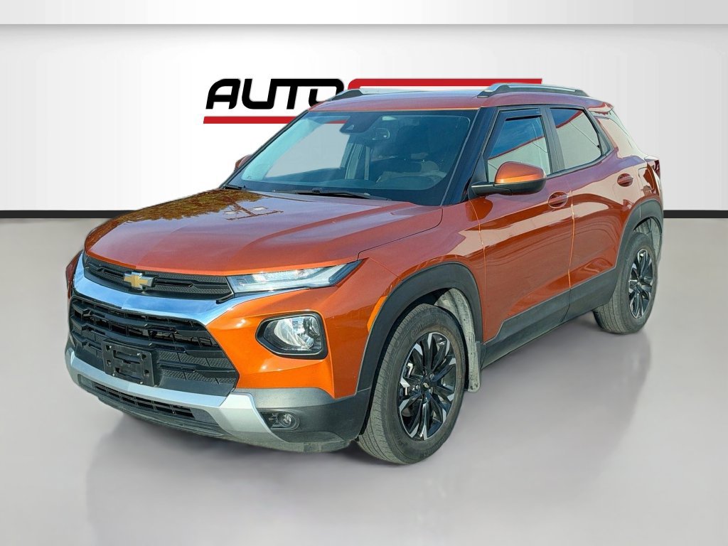 Used 2023 Chevrolet TrailBlazer LT w/ Convenience Package FWD image 2