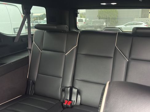 Used 2023 Cadillac Escalade ESV Premium Luxury RWD image 11