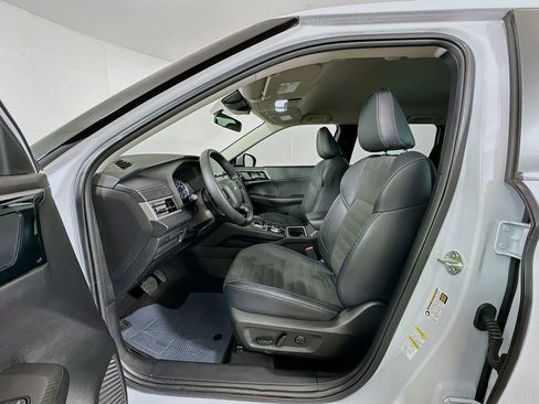 Used 2023 Mitsubishi Outlander SE image 22