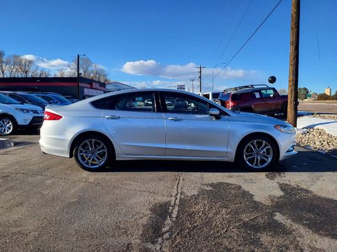 Used 2017 Ford Fusion SE w/ Equipment Group 201A image 8