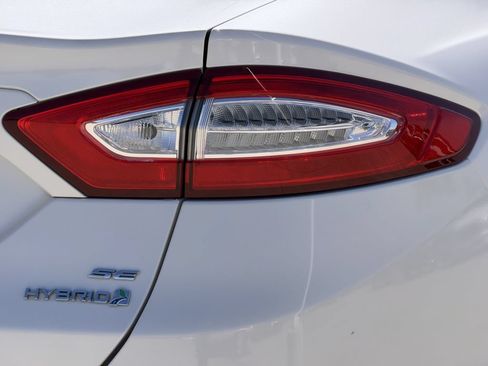 Used 2013 Ford Fusion SE FWD image 11