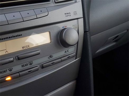 Used 2011 Toyota Camry Hybrid image 20