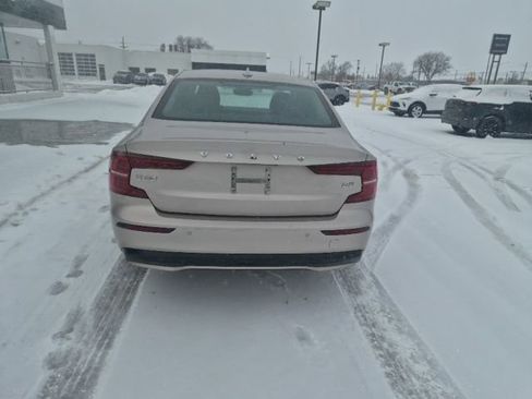 Used 2024 Volvo S60 B5 Core image 6