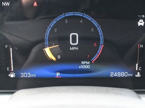 Used 2025 Chevrolet Trax LT w/ LT Convenience Package image 15