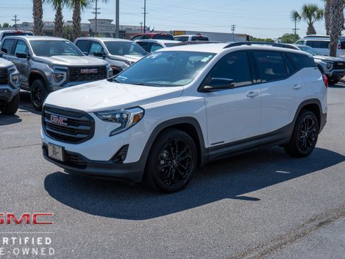 Used 2021 GMC Terrain SLT w/ Infotainment Package II FWD image 7