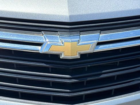 Used 2023 Chevrolet Equinox LT FWD image 7