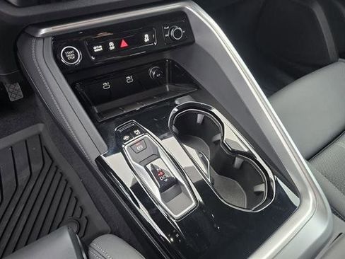 Used 2025 Audi Q5 Premium Plus image 23