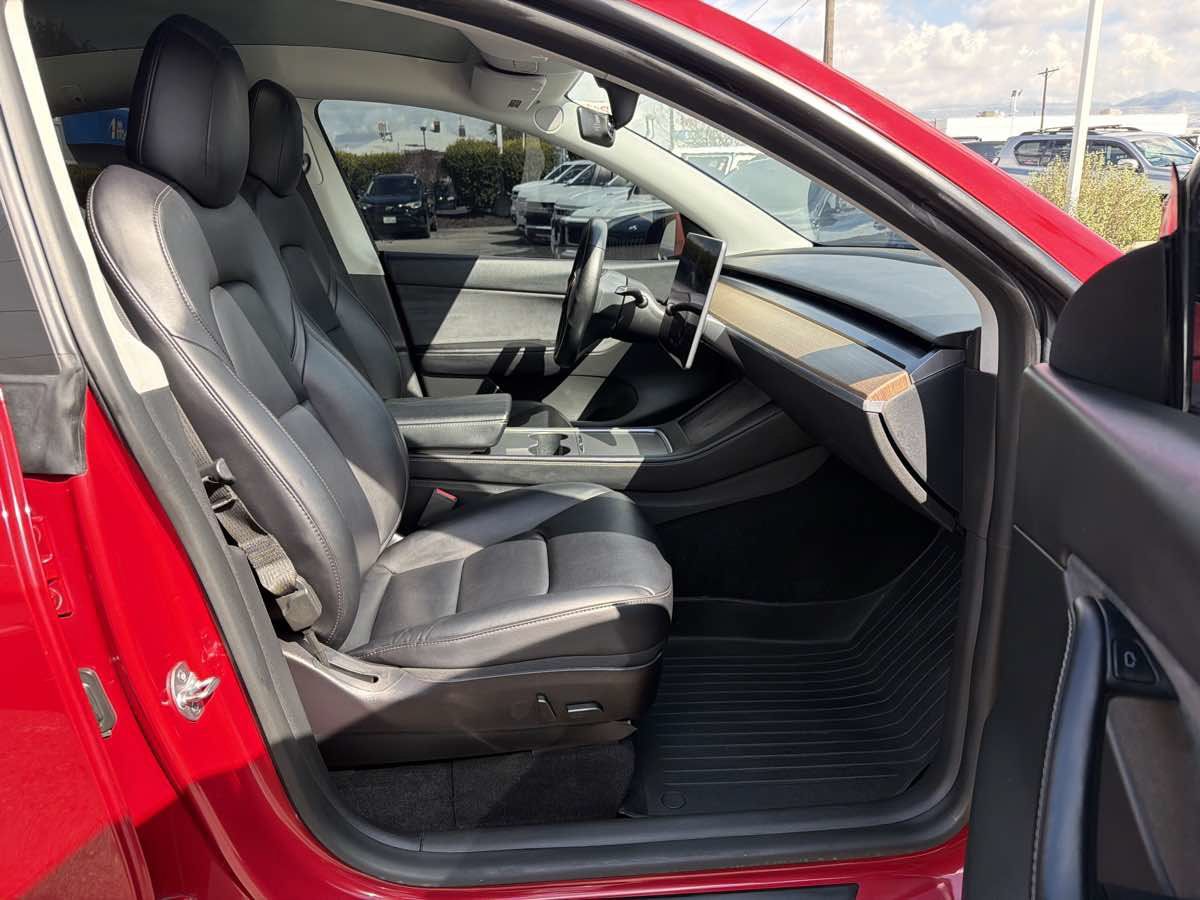 Used 2022 Tesla Model Y Long Range AWD/4WD image 14