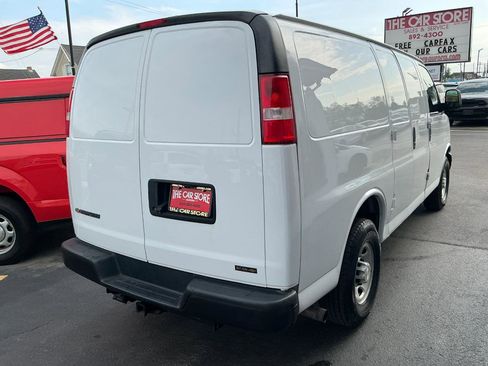 Used 2019 Chevrolet Express 2500 w/ Communications Package RWD image 23