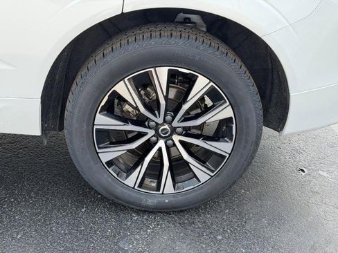 Certified 2023 Volvo XC60 B5 Core AWD/4WD image 8
