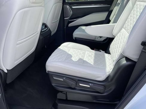 Used 2026 Cadillac Escalade V AWD/4WD image 14