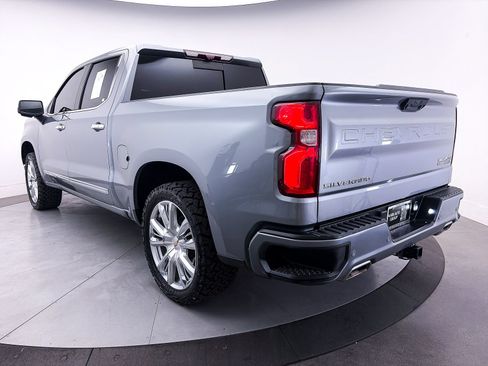 Used 2023 Chevrolet Silverado 1500 High Country w/ Technology Package AWD/4WD image 18