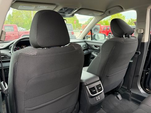 Used 2024 Subaru Outback Premium AWD/4WD image 38