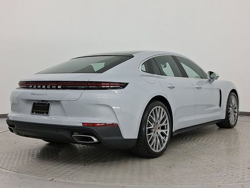 New 2026 Porsche Panamera 4 image 9