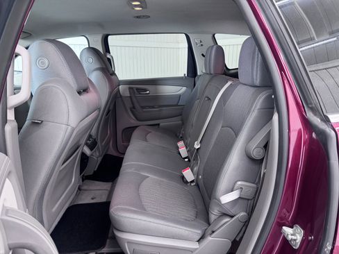 Used 2017 Chevrolet Traverse LT image 12