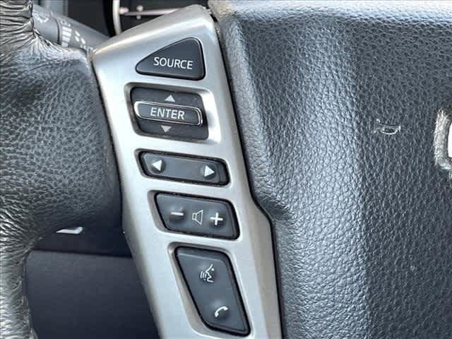 Used 2021 Nissan Titan SV w/ SV Convenience Package RWD image 21