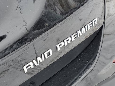 Used 2023 Chevrolet Equinox Premier image 37