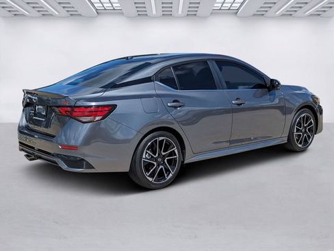 Certified 2025 Nissan Sentra SR w/ SR Premium Package FWD image 5