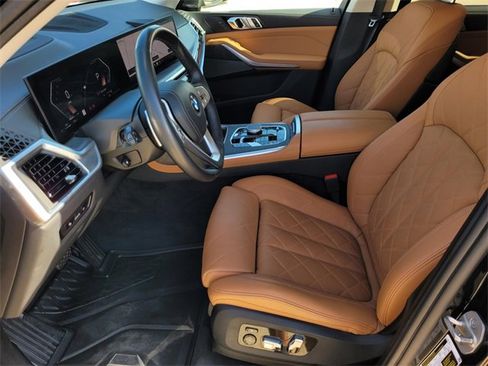 Used 2024 BMW X7 xDrive40i w/ Premium Package image 30