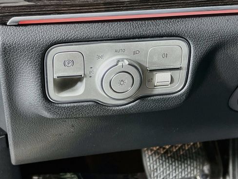 Used 2023 Mercedes-Benz GLS 450 4MATIC image 10