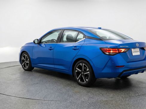 Used 2025 Nissan Sentra SV image 6